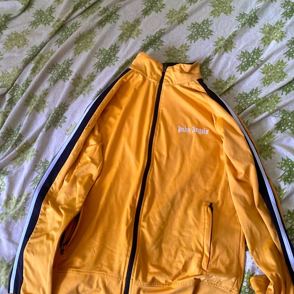 I haven’t wore this in forever just don’t want it anymore